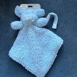 NWT BLANKETS AND BEYOND NUNU lovey with pacifier holder